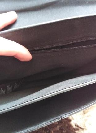 Фирменная черная сумка кросс-боди, почтальнонка3 фото