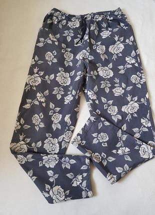 Оригинальные брюки из качественной джинсовой ткани