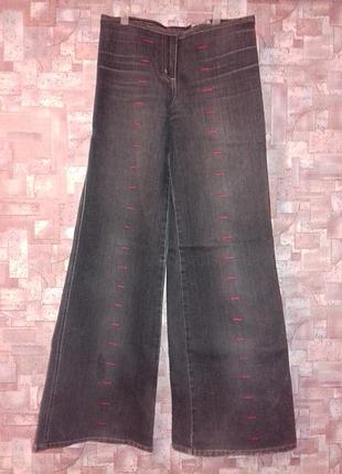 Джинси кльош в червону полососку