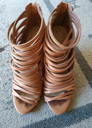 Босоніжки шкіряні від vince camuto