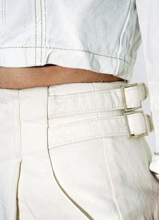 Белые джинсы bershka5 фото