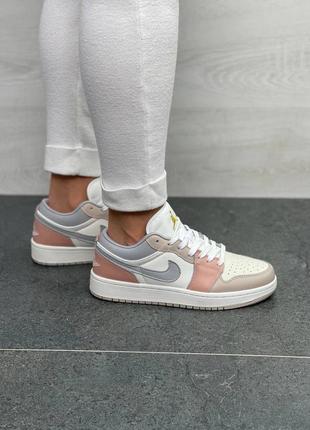 Жіночі кросівки nike air jordan 1 low2 фото