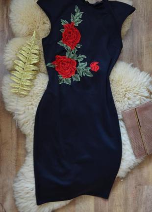 Стильне базове плаття миди чорного кольору з вишивкою