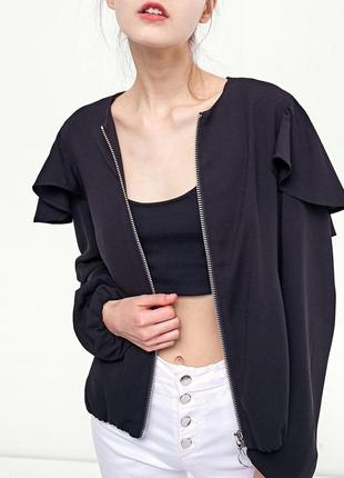 Куртка-вітровка з воланами. stradivarius. m.