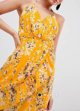 Платье на запах нежно апельсинового цвета в цветочек1 фото