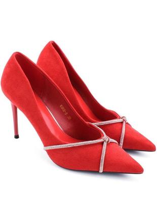 Женские красные туфли на шпильке3 фото