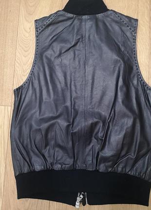 2 b. rych. кожаный жилет