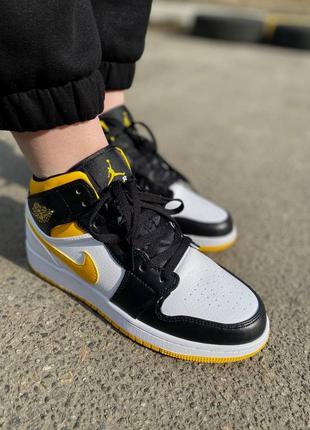 Женские кроссовки nike air jordan retro 1 white/black/yellow5 фото