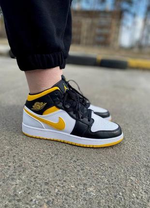 Женские кроссовки nike air jordan retro 1 white/black/yellow6 фото