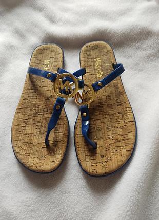 Шльопанці. michael kors