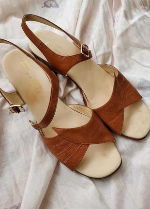 Шкіряні босоніжки італійські