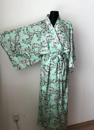 Платье-халат кимоно макси 42-50 атлас салатовый роскошный с цветами5 фото