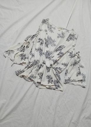 Шикарная блузка в цветочный принт с открытыми плечами