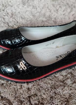 Стильные качественные туфельки 31,33р