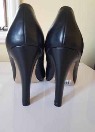 Туфлі  чорні класичні  високий каблук4 фото
