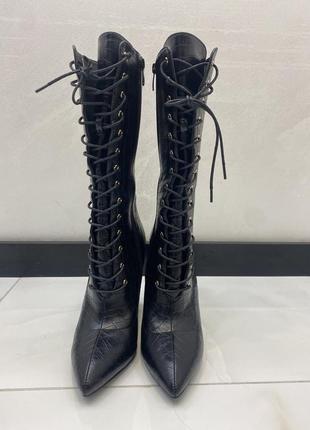 Ботинки на шнуровке на каблуке чёрные ботильоны на толстом каблуке со шнуровкой3 фото
