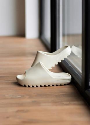 Шльопанці adidas yeezy vulc bone