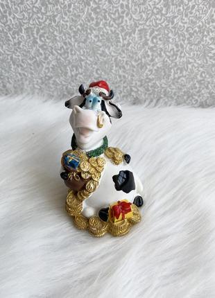 Скарбничка, копілка, статуя, статуетка, корова, новорічна, новорічна
