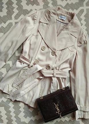 Бежевый тренч