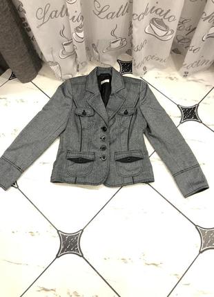 Пиджак серого цвета1 фото