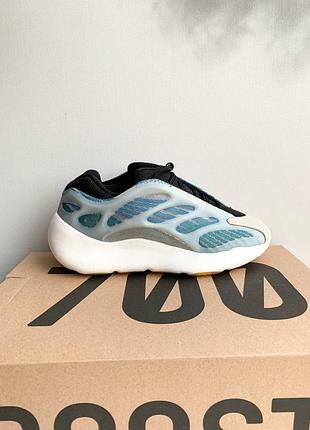 Женские кроссовки адидас изи буст adidas 700 v3 yeezy