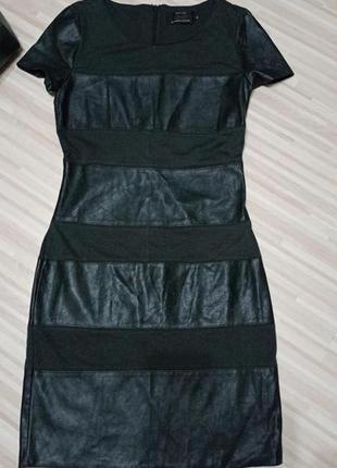 Кожаное ( качественный кожзам) платье в полоску3 фото