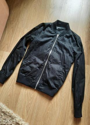 Бомбер черный куртка ткань