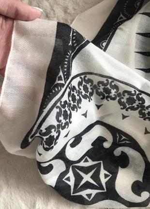 Новый черно белый платок шарф с узором череп h&m3 фото