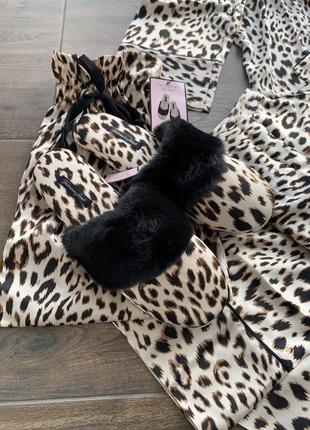 Жіночі домашні тапочки victoria's secret signature satin slippers, леопардові