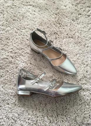Стильні сріблясті туфлі "new look"1 фото