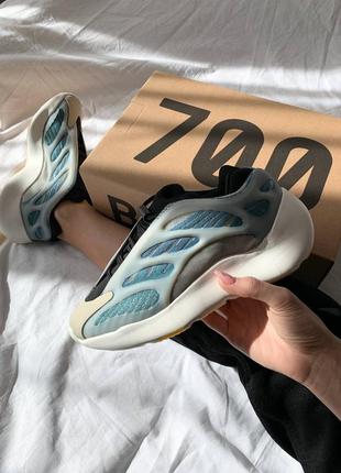 Adidas yeezy boost 700 v3, жіночі кросівки7 фото