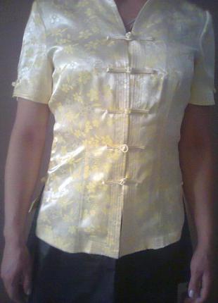 Оригинальная блуза из расшитого атласа