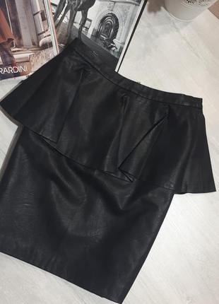 Юбка кожзам с баской glamorous. юбка кожзаст. черная юбка