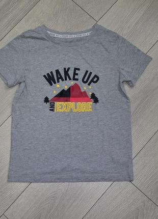 Сіра футболка з принтом на 8-9 років f&f
