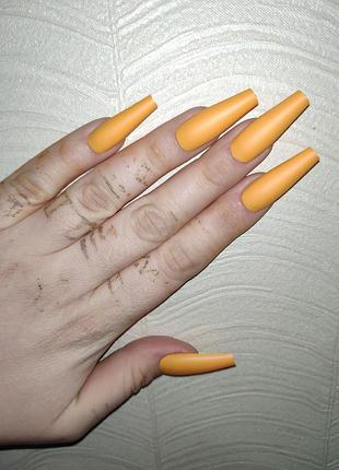 Накладні нігті