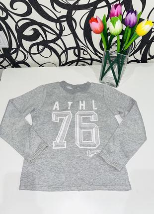 Стильный серый свитшот для мальчика