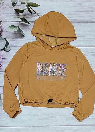 Модний кроп-топ