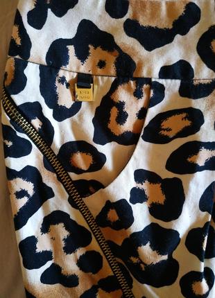 Стильная яркая брендовая мини юбка -леопард2 фото