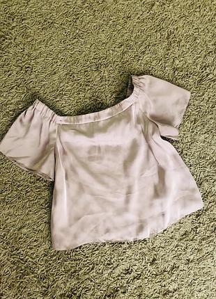 Пудрова атласна блуза-топ,вільного крою