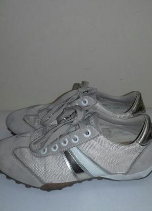 Фірмові кросівки geox