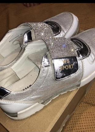 Жіночі кросівки, з камінням , кеди