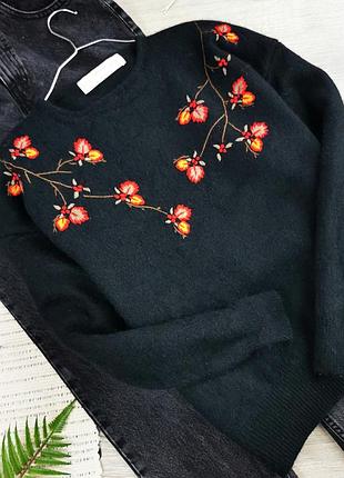 Чудовий ангоровий светр з вишивкою 
marks & spencer черный свитер с вышивкой