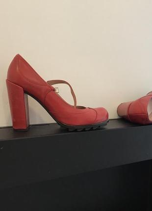 Кожаные красные туфли. мэри джейн тренд2 фото