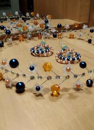 Набор украшений из бусин и стразов. веточка для волос,  диадема, серьги. .