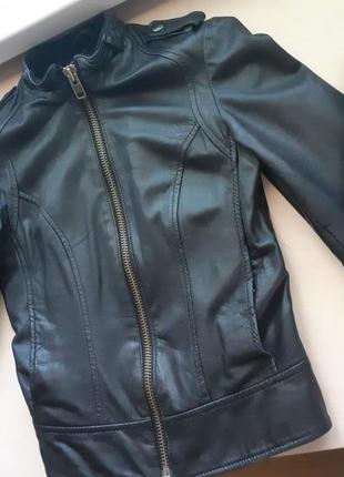 Фирменная кожаная куртка mng casual р-р xs (на подростка или очень худенькую).7 фото