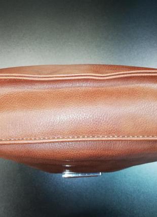 Лаконичная сумка кросс-боди цвета корицы немецкого бренда gerry weber4 фото