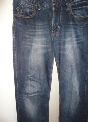 Джинсы