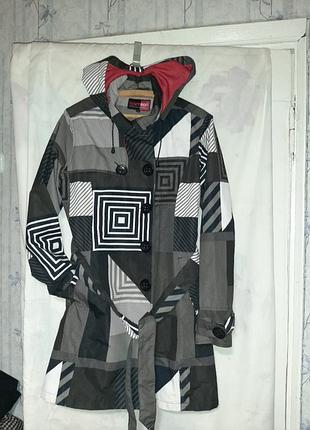 Плащ женский с капюшоном