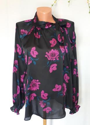 Черная блуза в цветы с завязкой спереди primark (размер 10-12)2 фото