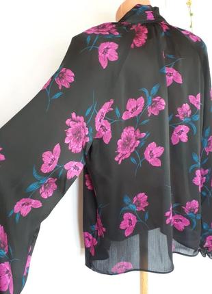 Черная блуза в цветы с завязкой спереди primark (размер 10-12)5 фото